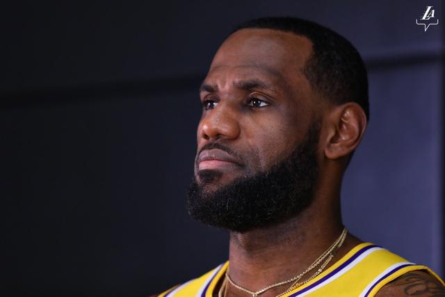 詹姆斯31+10库里38分里夫斯绝杀 湖人险胜勇士